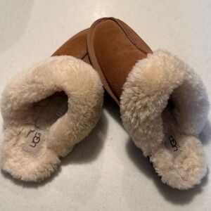 Ugg size 8 slippers